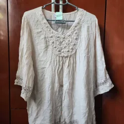 Blusa Larga de Señora con Tejidos y Piedras