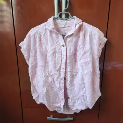 Blusa Rosa con Detalles Blancos