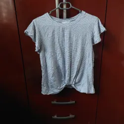 Pullover de Rayas con Nudo Decorativo