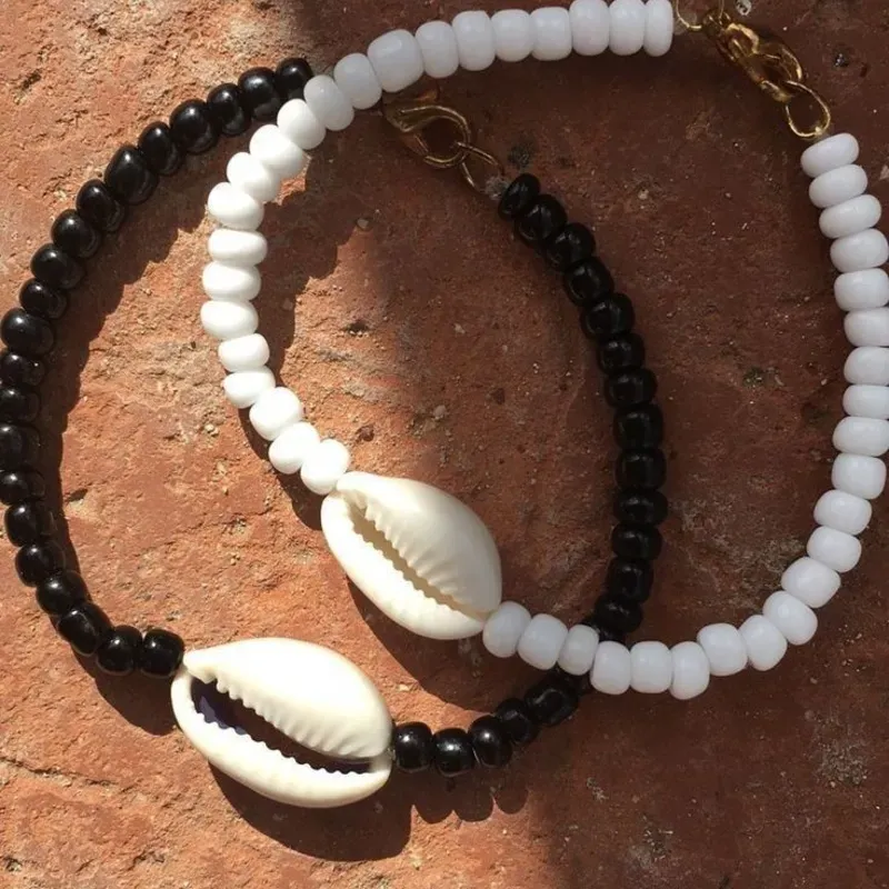 Pulsitos para compartir en blanco y negro con caracol
