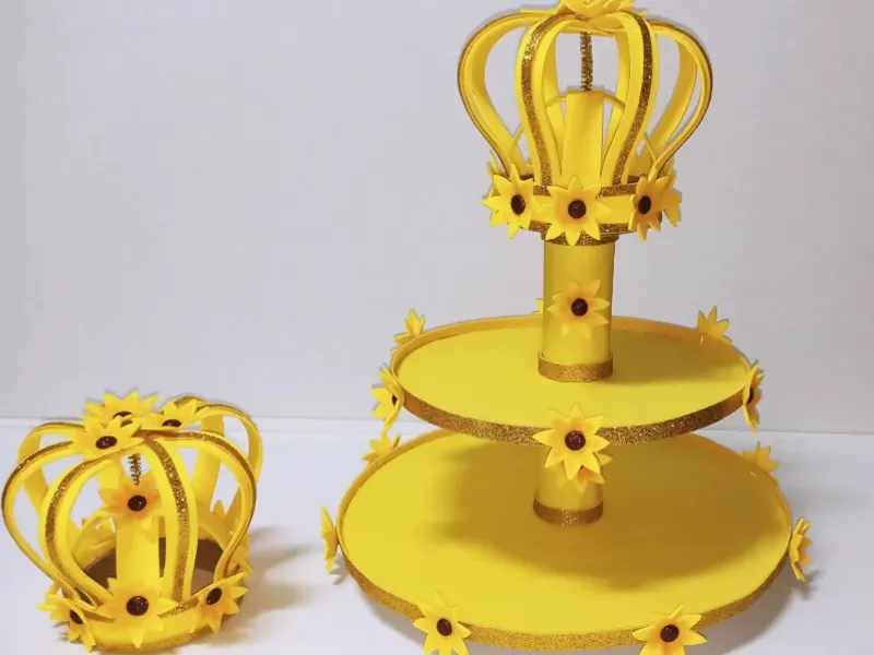 Coronas y portacupcakes religiosos