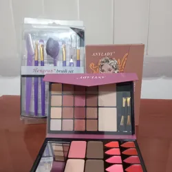 Paleta de maquillaje + Accesorios