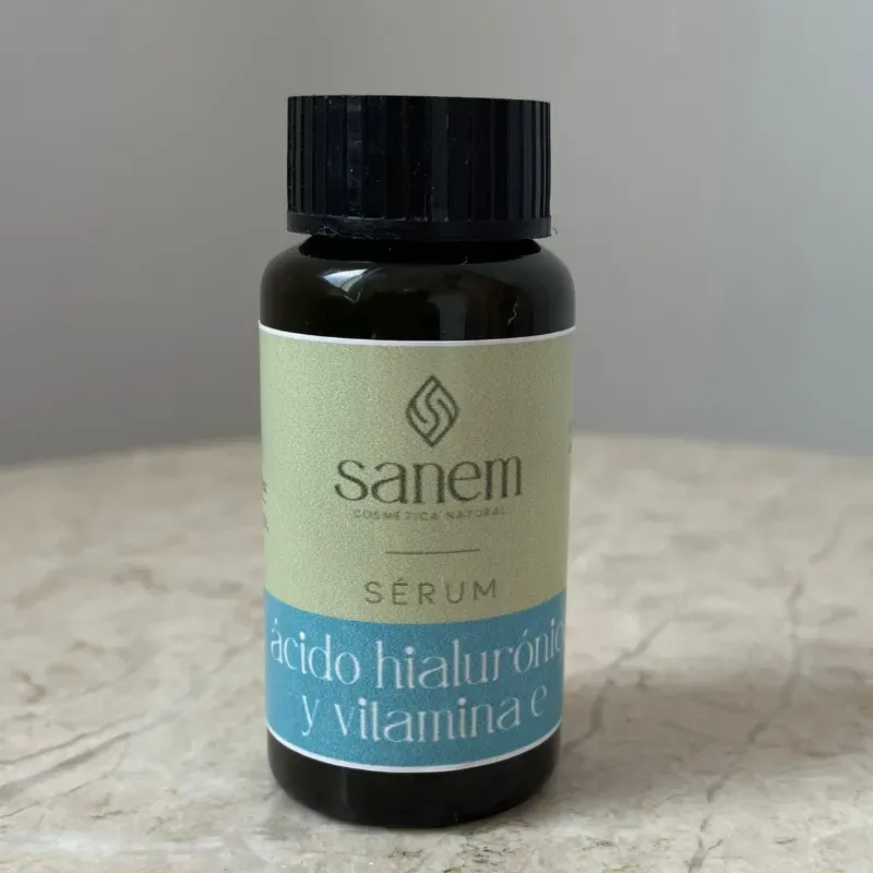 Serum de Ácido Hialurónico y Vitamina E 30ml (Sanem)