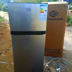 Refrigerador EKO 8.1ft²