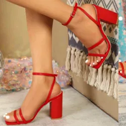 Zapatos tacón cuadrado alto