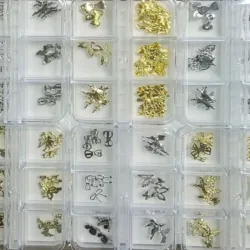 Decoración metálica (dorada y plateada)