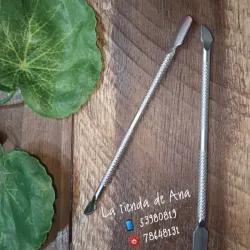 Empujador de cutículas 
