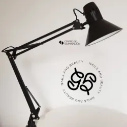 Lámpara de mesa ( no incluye bombillo) 