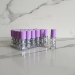 Brillo de labios con aplicador gordito de Kuromi