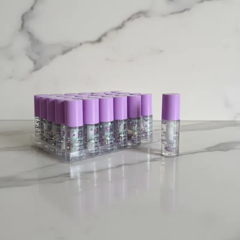 Brillo de labios con aplicador gordito de Kuromi