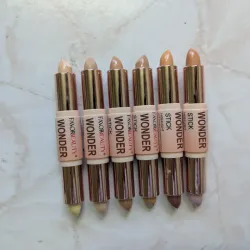 Corrector / Iluminador 2 en 1