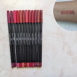 Lápiz de labios y ojos