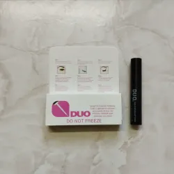 Pegamento de pestañas negro