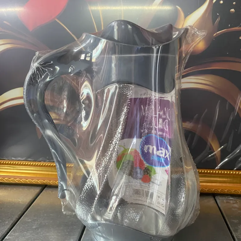 Jarra de agua de plástico