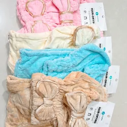 Gorro ,tohalla y cinta para el cabello.
