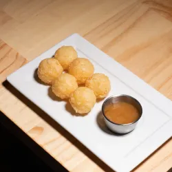 BOLITAS DE QUESO