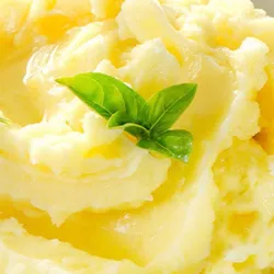 PURÉ DE PAPA CON QUESO PARMESANO 