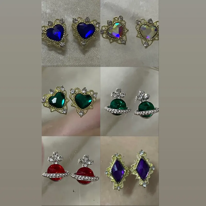 Pareja de joyas