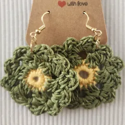 Aretes de flor verde claro