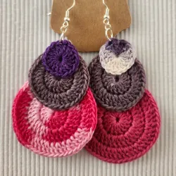 Aretes redondos morados 