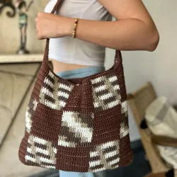 Bolso maxi marrón a cuadros