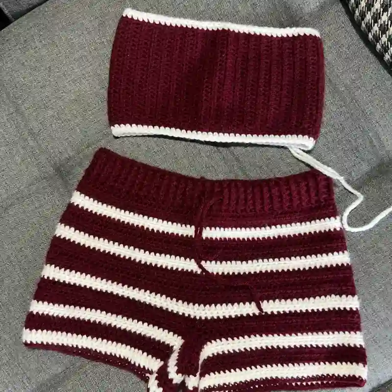Conjunto rojo vino