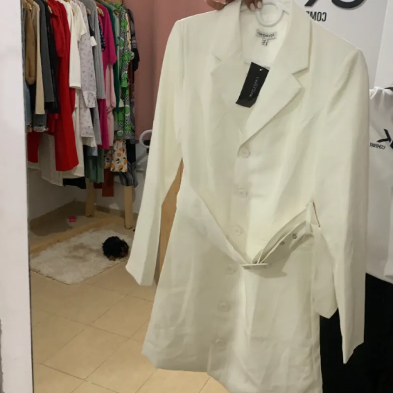 Vestido blanco tipo blazer 