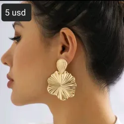 Aretes dorados 