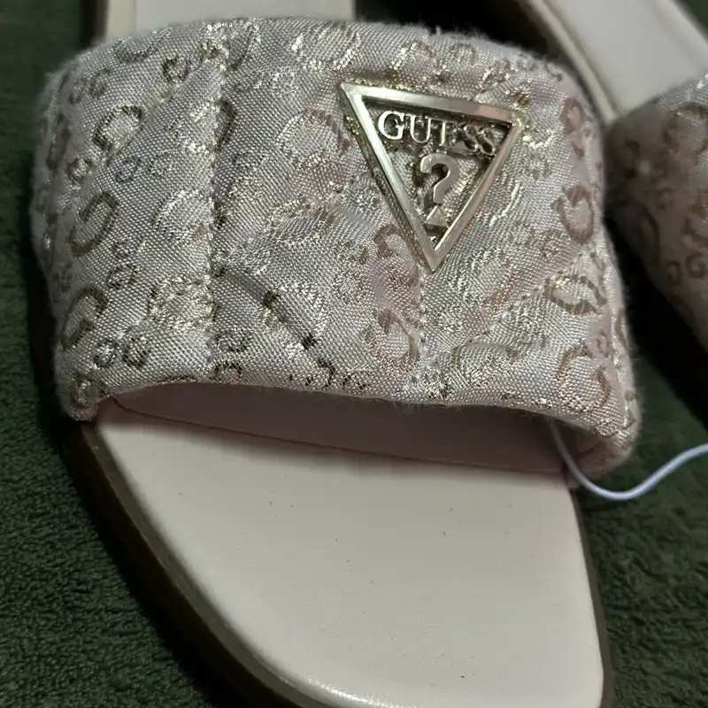 Sandalias Guess