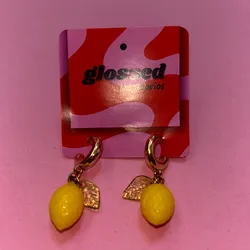 Aretes de limones colgantes dorados