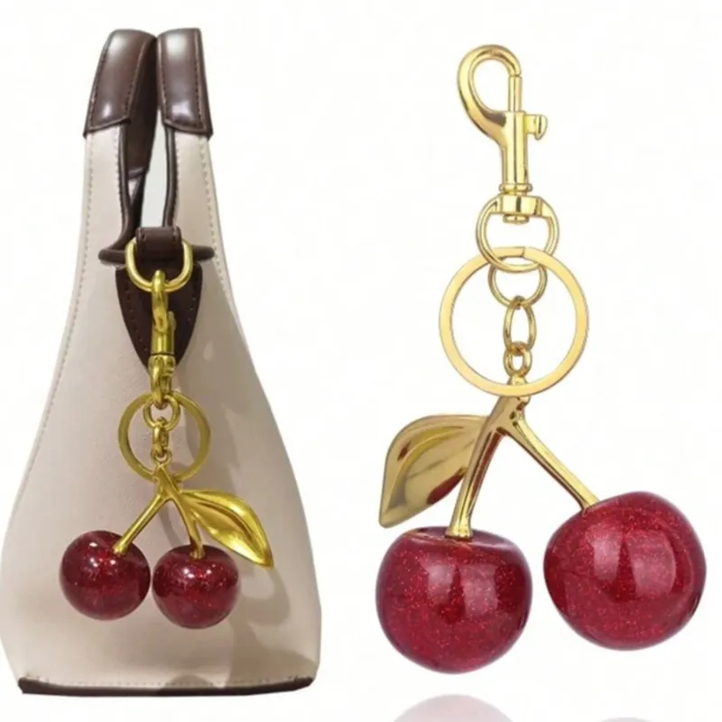 Llavero de Cherry Dorado Extra Grande
