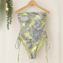 Bikini enterizo sin tirantes