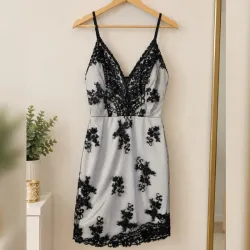 Vestido Negro Lentejuelas Elegante