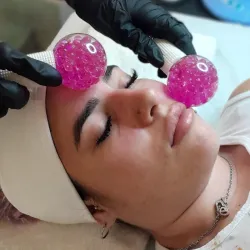 Limpieza facial con crioterapia 