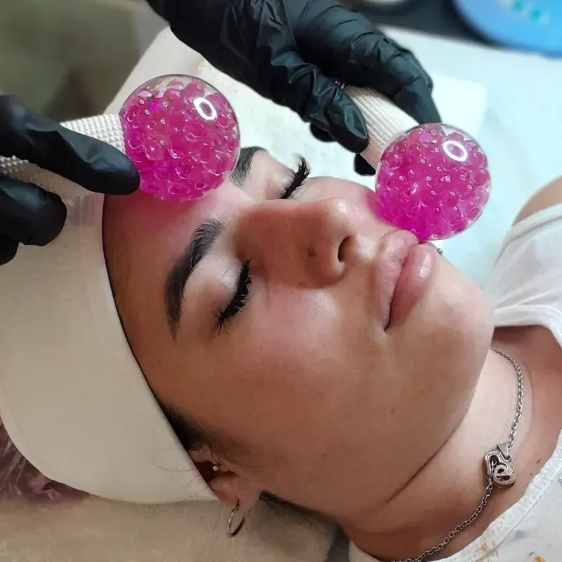 Limpieza facial con crioterapia 