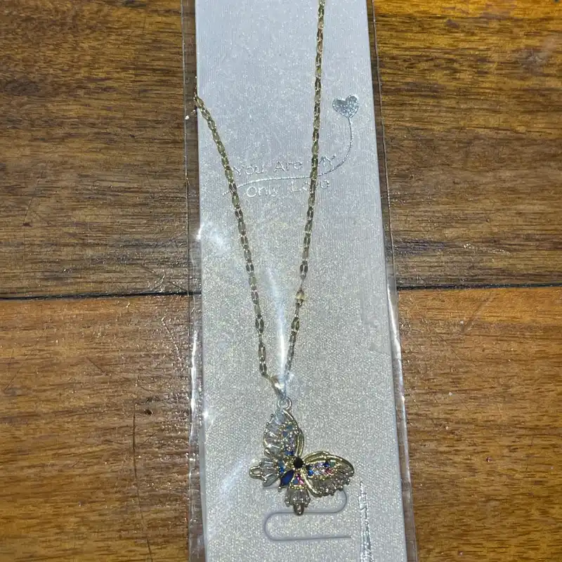 Cadena con Mariposa