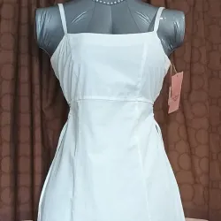 Vestido de hilo blanco corto