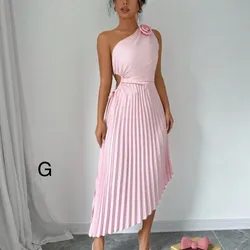 Vestido rosado con saya plisada 