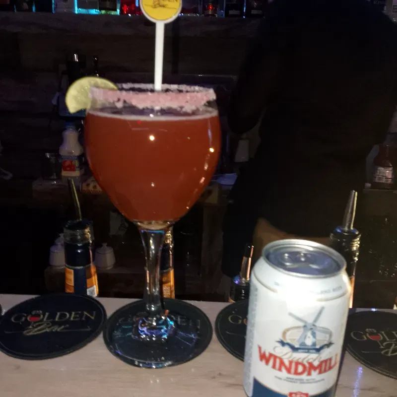 Michelada con cerveza Wind Mill