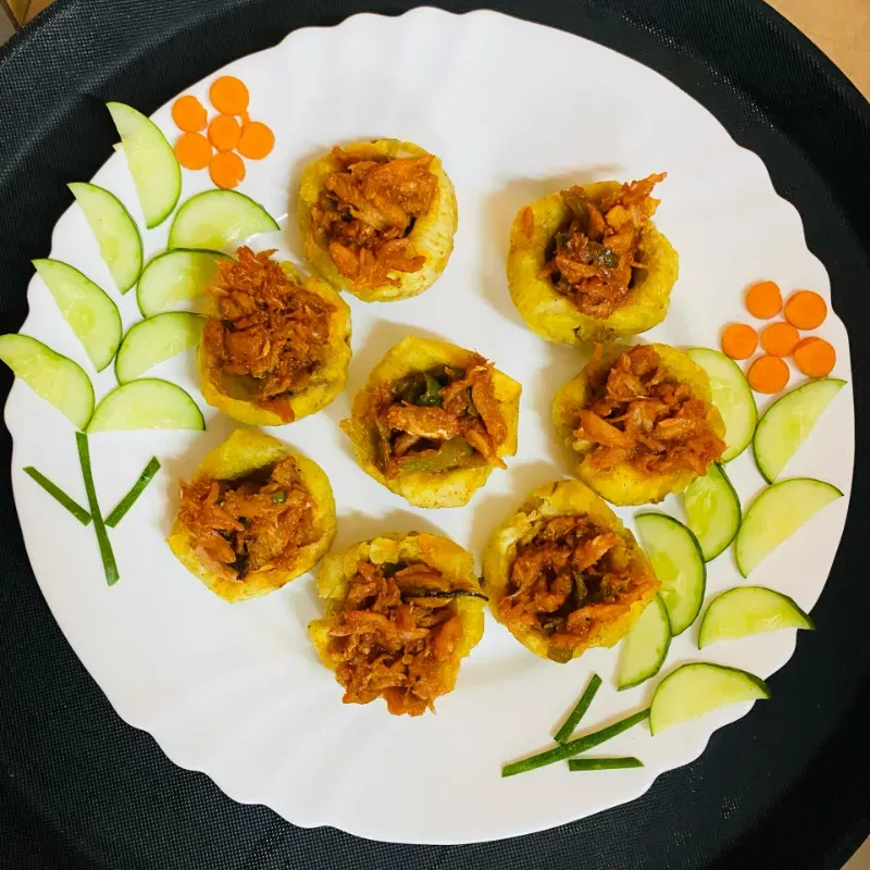 Tostones Rellenos de Enchilado de cangrejo 