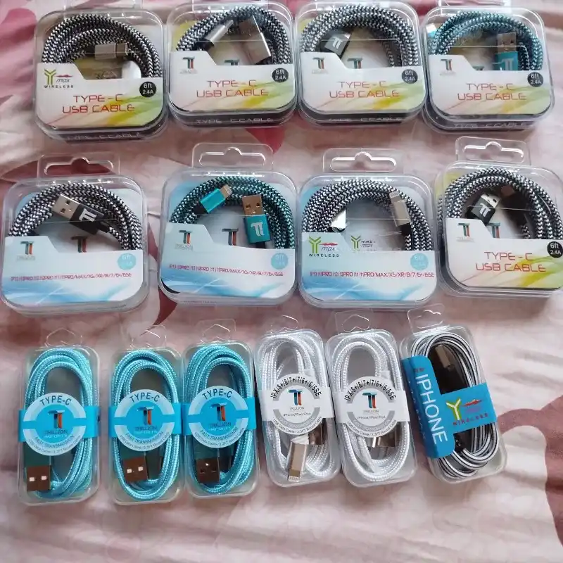 Cables para teléfono Android y iPhone 