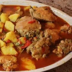 Pollo Fricasé (Salsa de Tomate)