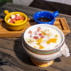 Bowl de Yogurt con Frutas y Miel