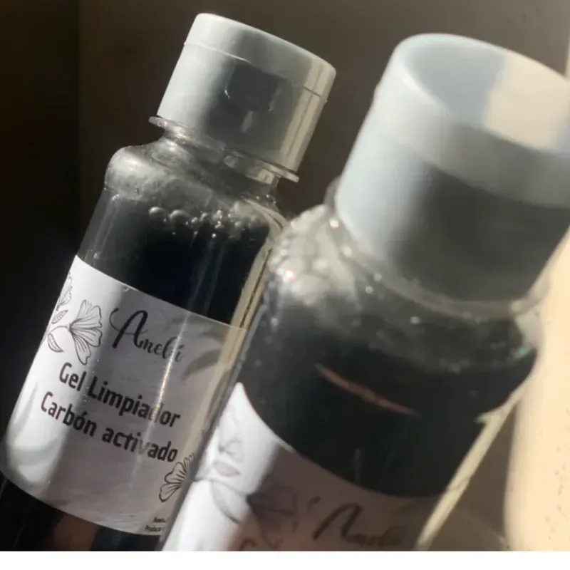 Gel limpiador carbón activado