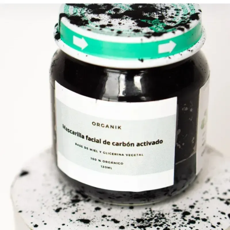 Mascarilla facial de carbón activado 🖤