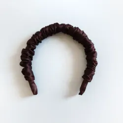 Diadema scrunchie satén carmelita 