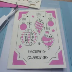 🎄 Tarjeta "Adornos Clásicos"