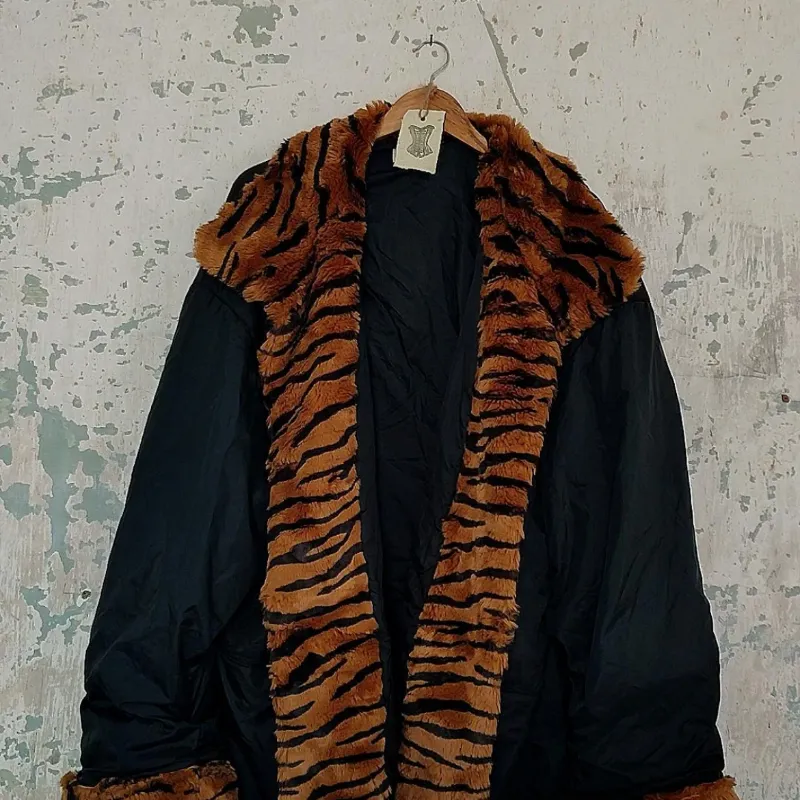 Abrigo tigre fake fur