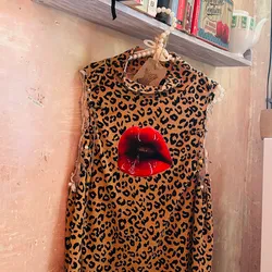 Animal print punk camiseta