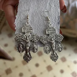 Aretes varios